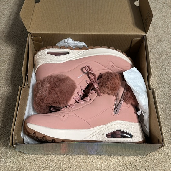 Sketchers Street Los Angeles Winter Boots!! - Picture 1 of 9